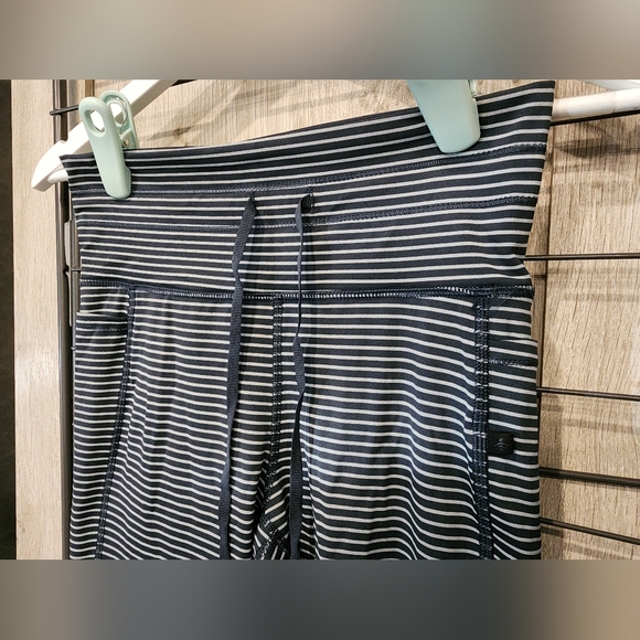 HALARA High Waisted Drawstring Striped Pocket Leggings Oceanic Teal NWT Medium - Picture 9 of 16